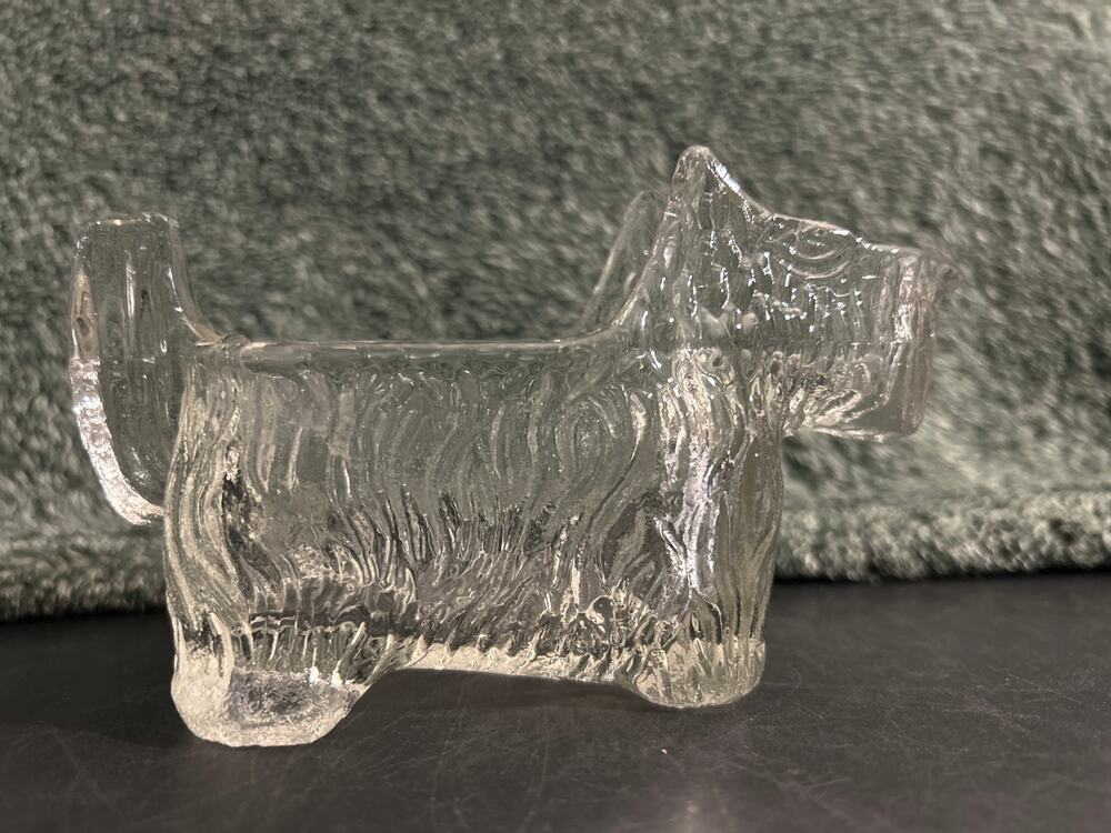 LE Smith Scottish Terrier Dog Creamer with Manganese Glow
